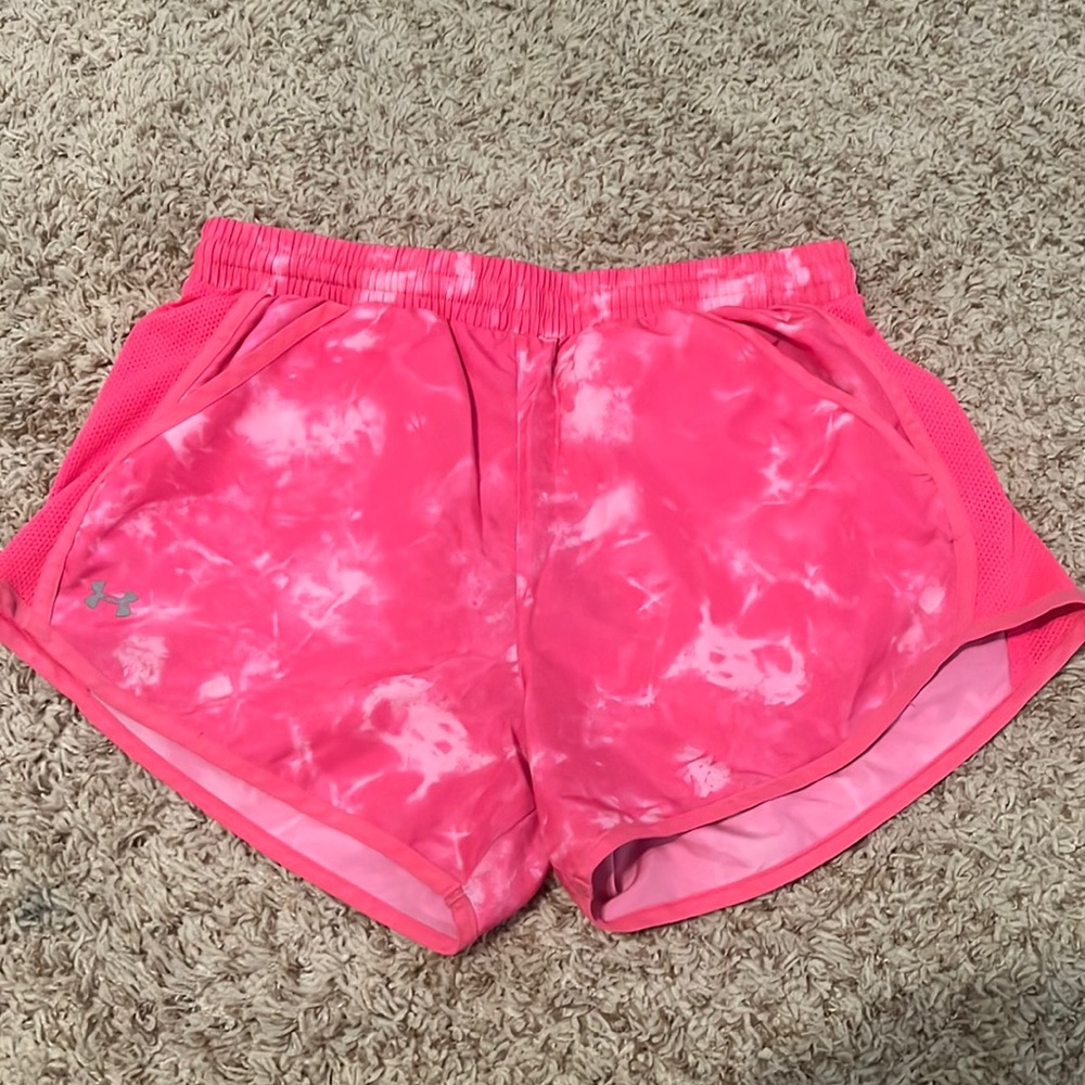 Pink under armour shorts with pockets medium